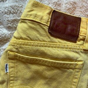 High rise yellow Levi jeans
